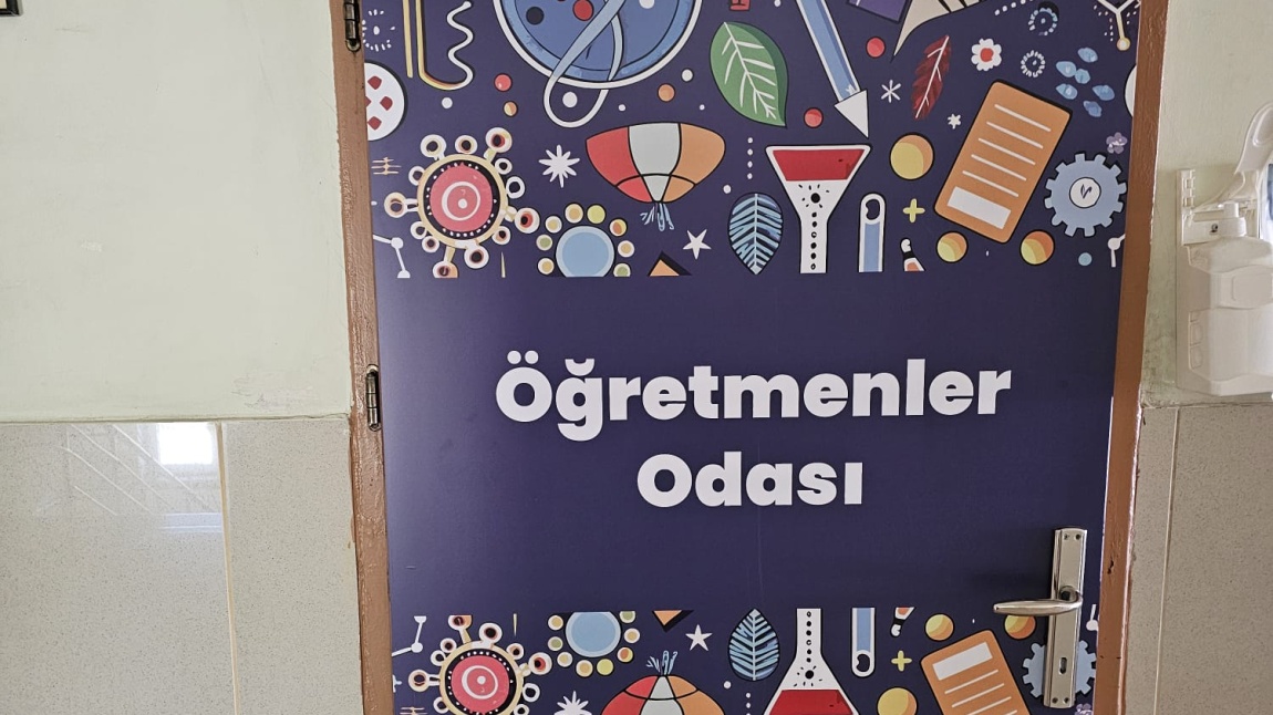 Okulumuz odalarına kapı giydirme yapıldı.